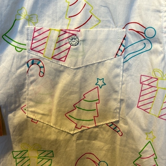 Free planet Men’s Christmas Holiday Short Sleeve Button Down Shirt NWT - Picture 7 of 11